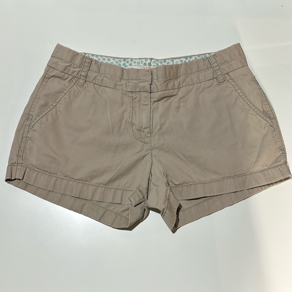 EUC Women’s J. Crew 100% Broken In Chino Shorts, Size 4 - Picture 1 of 2